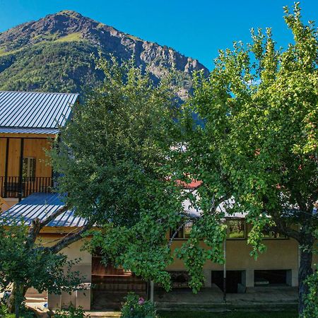 Givi Kakhiani'S Guesthouse Zhabeshi Esterno foto
