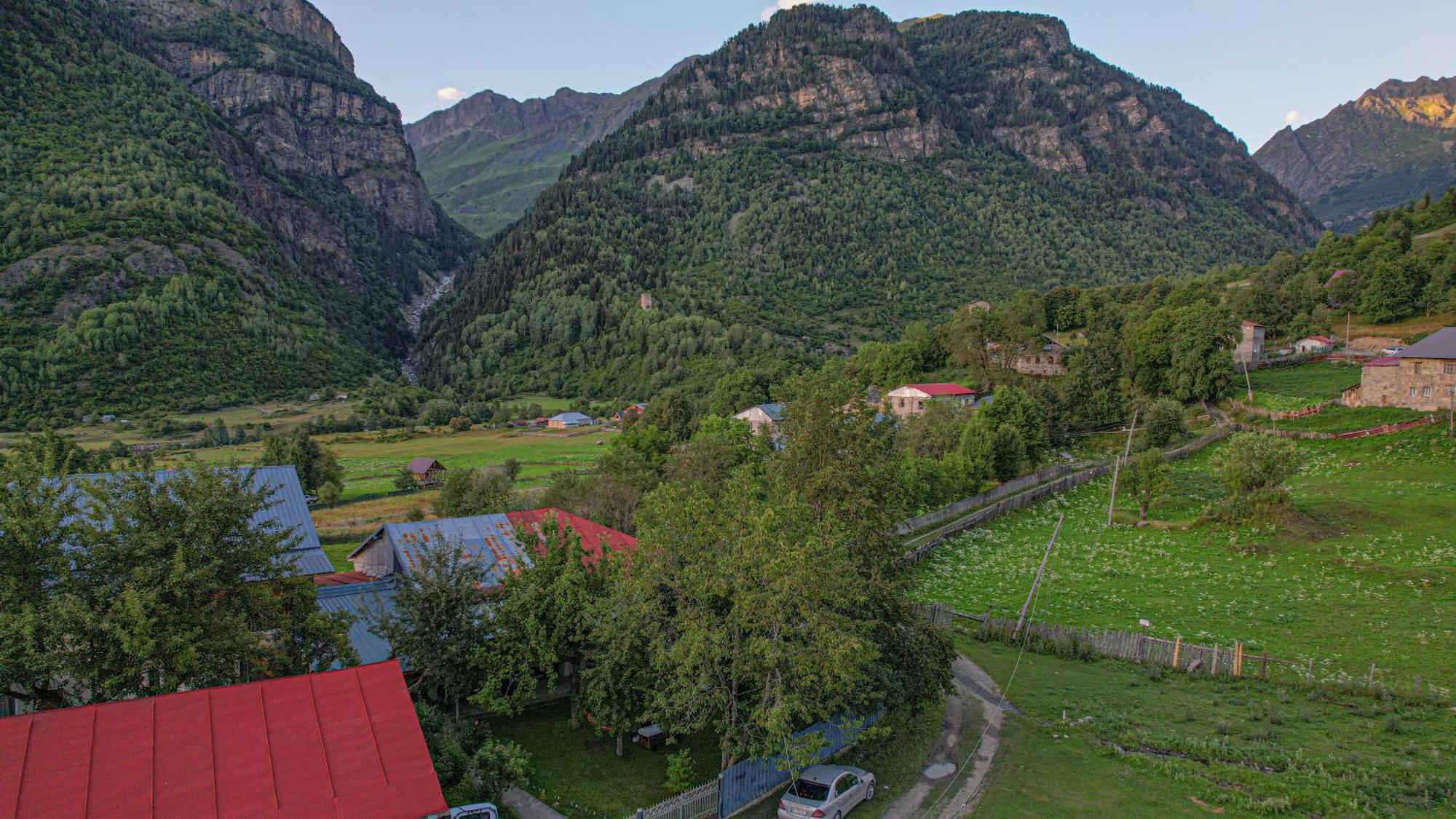 Givi Kakhiani'S Guesthouse Zhabeshi Esterno foto