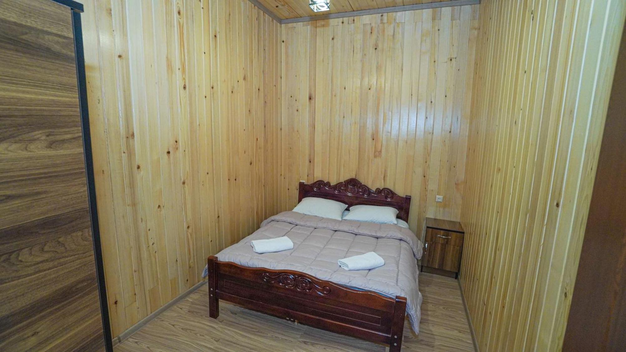 Givi Kakhiani'S Guesthouse Zhabeshi Esterno foto