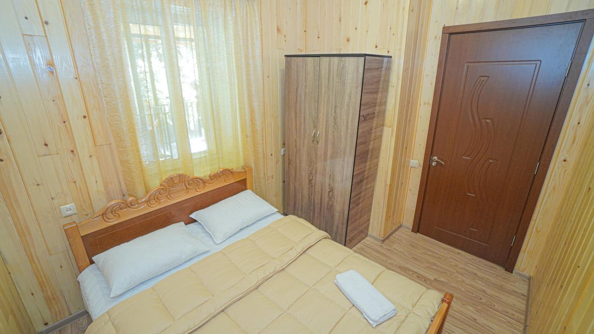 Givi Kakhiani'S Guesthouse Zhabeshi Esterno foto