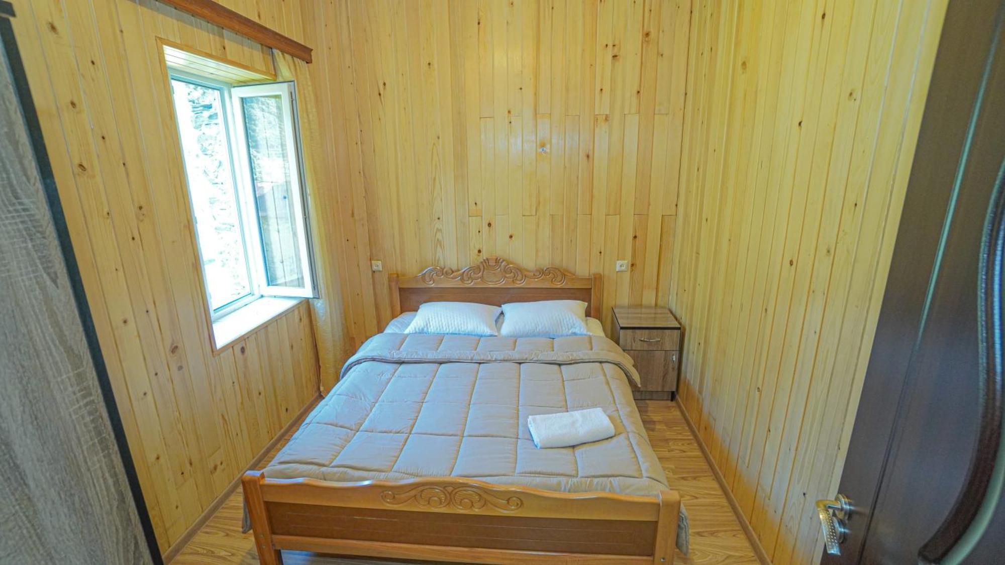 Givi Kakhiani'S Guesthouse Zhabeshi Esterno foto