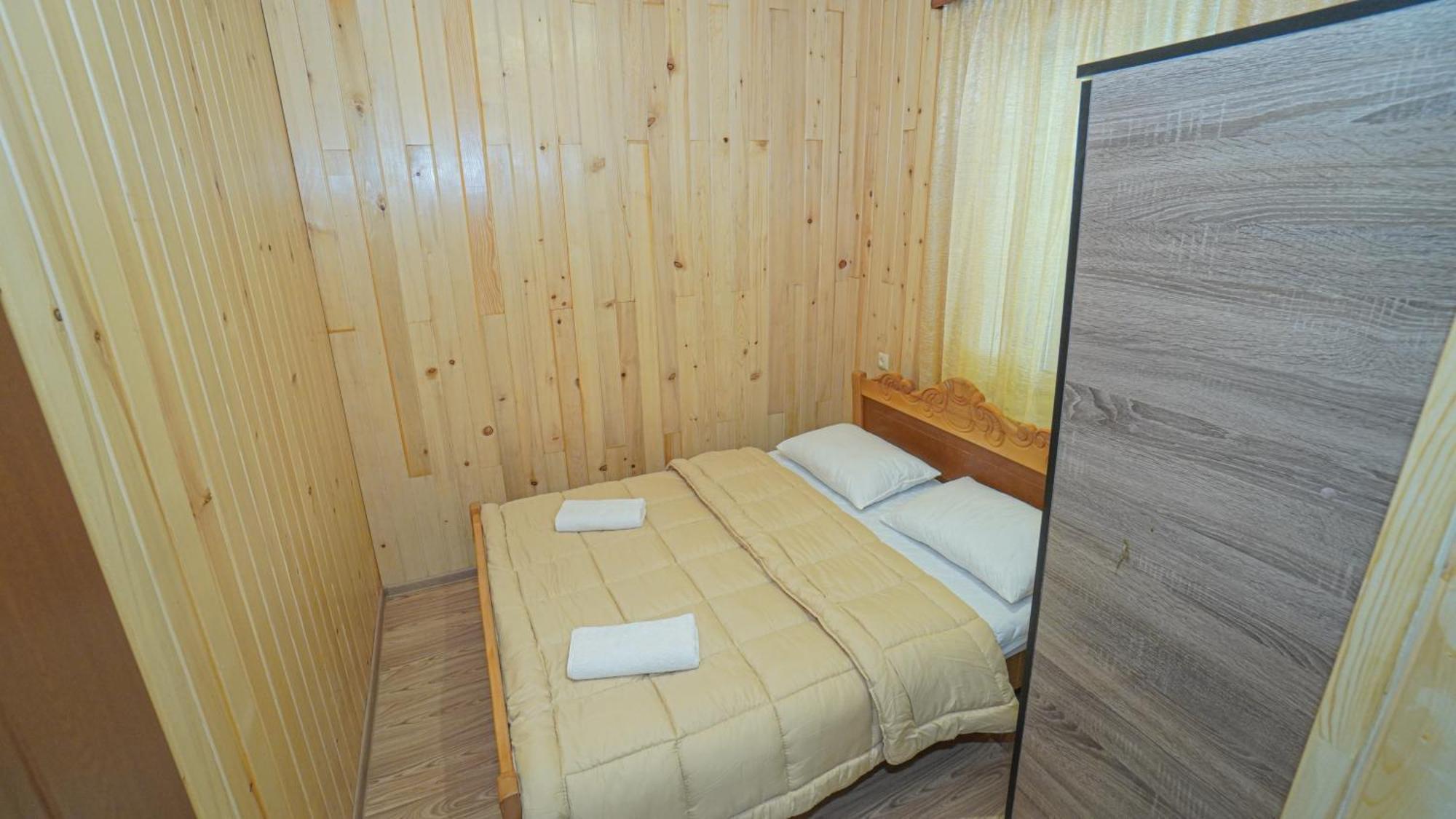 Givi Kakhiani'S Guesthouse Zhabeshi Esterno foto