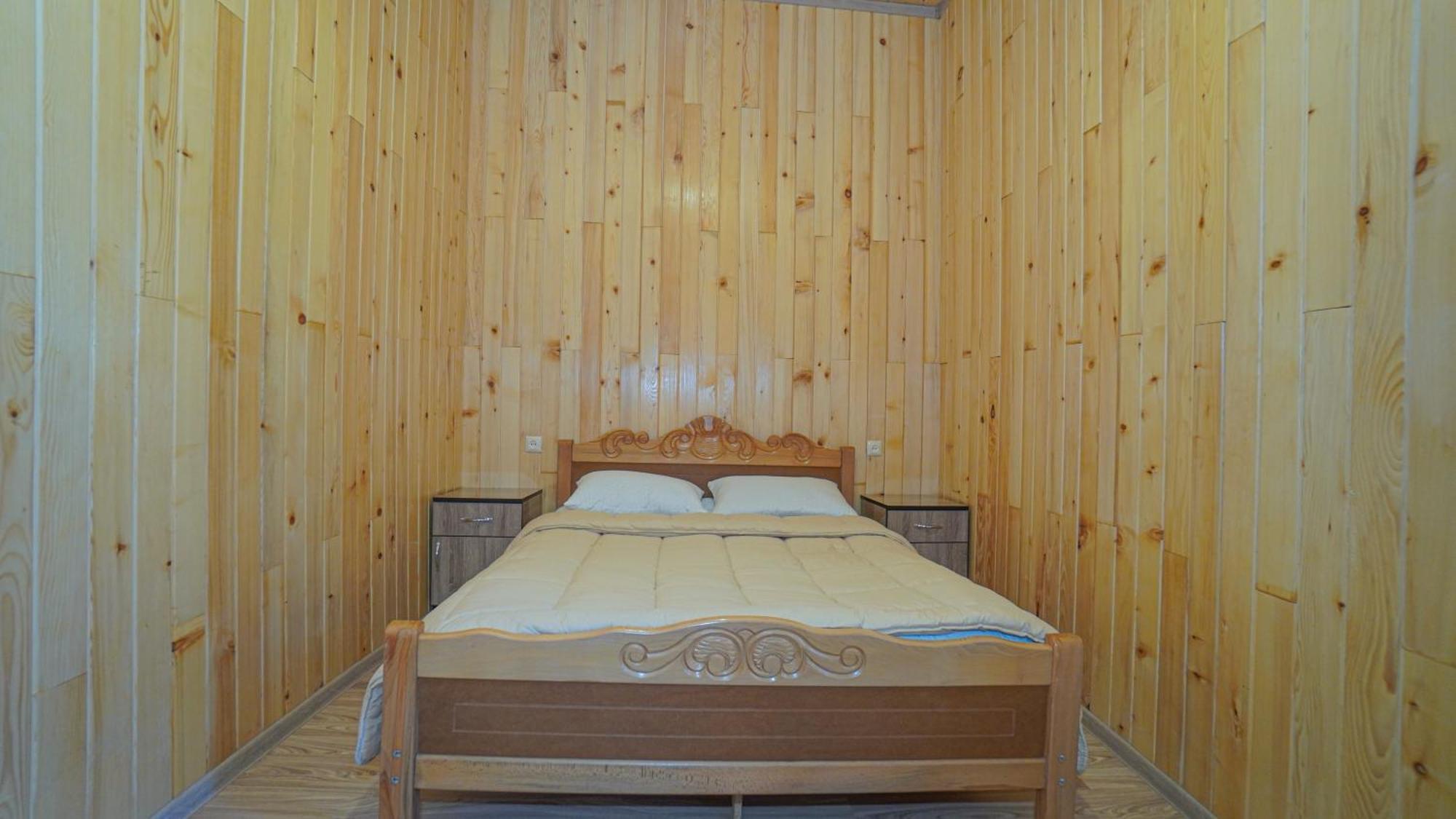 Givi Kakhiani'S Guesthouse Zhabeshi Esterno foto