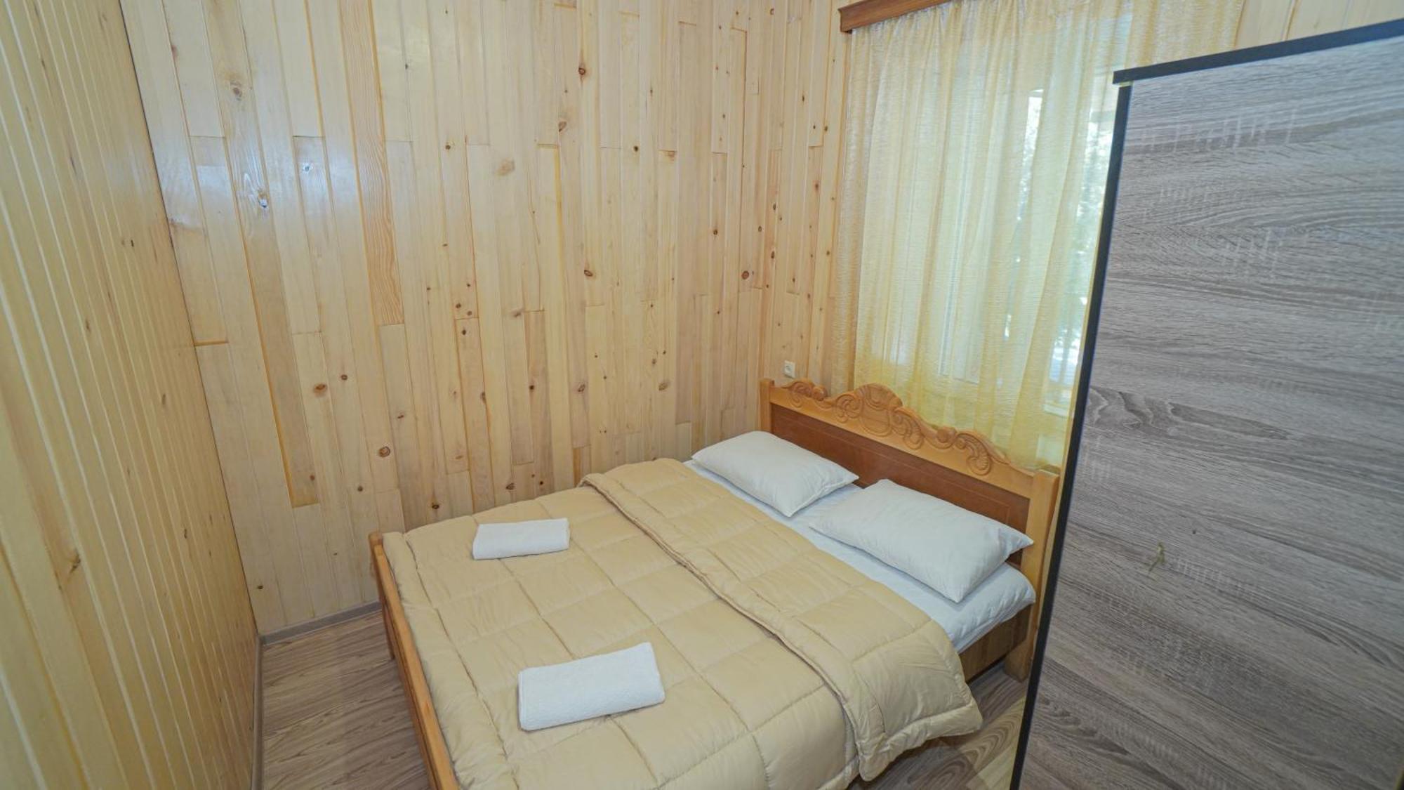 Givi Kakhiani'S Guesthouse Zhabeshi Esterno foto