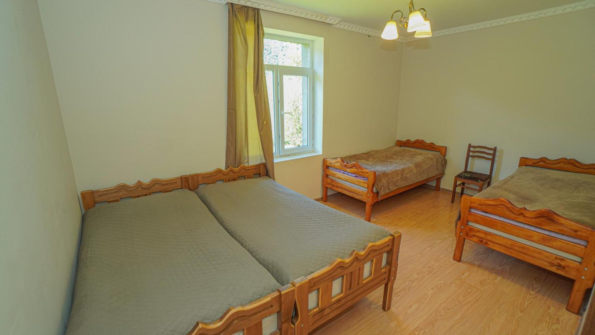 Givi Kakhiani'S Guesthouse Zhabeshi Esterno foto
